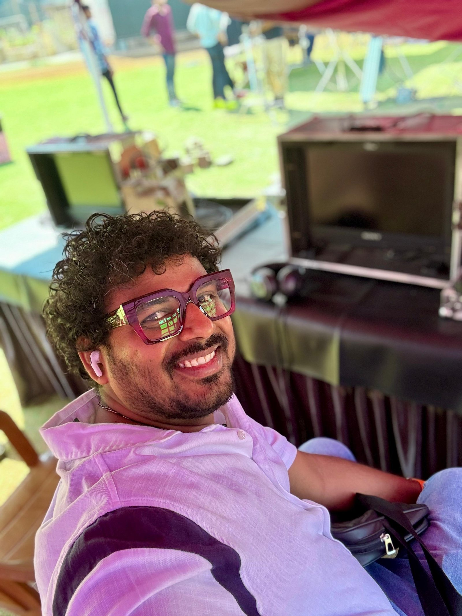 Artist on set — ViSh Connect floor